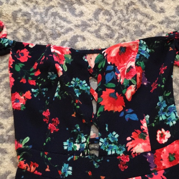 Dress - Picture 5 of 7